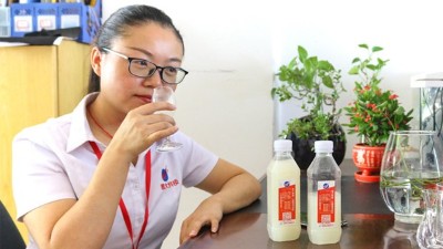 在雅大白酒蒸餾設(shè)備品酒師眼中，好酒一條線被稱為好酒的標(biāo)準(zhǔn)！